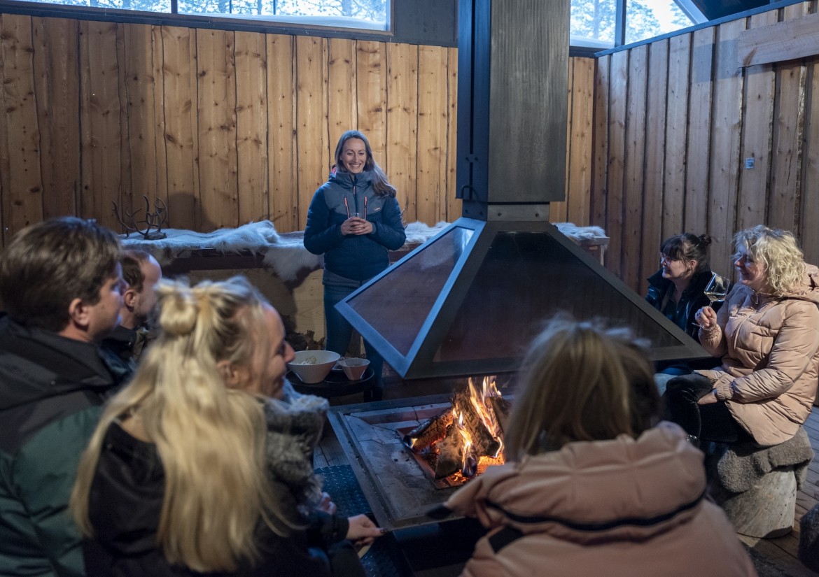 Fins Lapland deelnemers warmen op